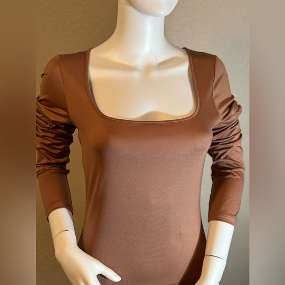 🥳♥️ Gianni Bini Brown Mini Icon Knit Scoop Neck Long Sleeve Dress - Picture 5 of 8